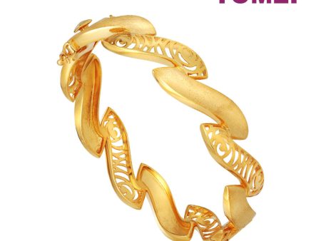 TOMEI Puteri Wavy Bangle, Yellow Gold 916 For Sale