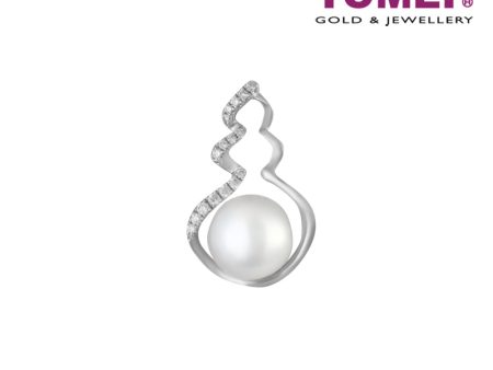 TOMEI Pendant, Diamond Pearl White Gold 750 (P1820V) For Sale